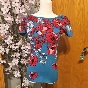 Anthropologie Blue and Red Floral Short Sleeve Top